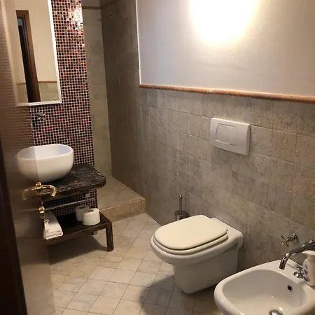 Easy Airport Private Parking Apartment