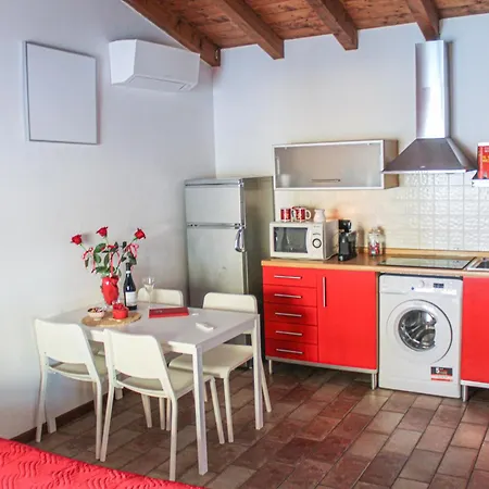 Apartment Easy Airport Private Parking