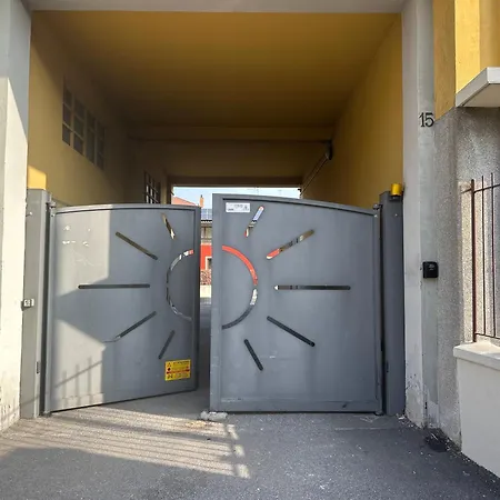 Easy Airport - Private Parking Daire
